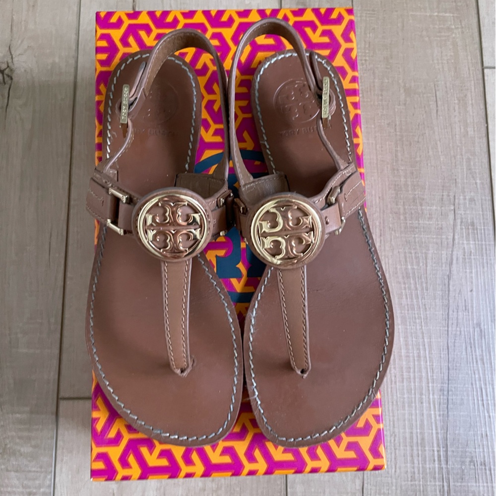 EUC Tory Burch Cassia Flat Thong Sandal, Royal Tan, 6.5